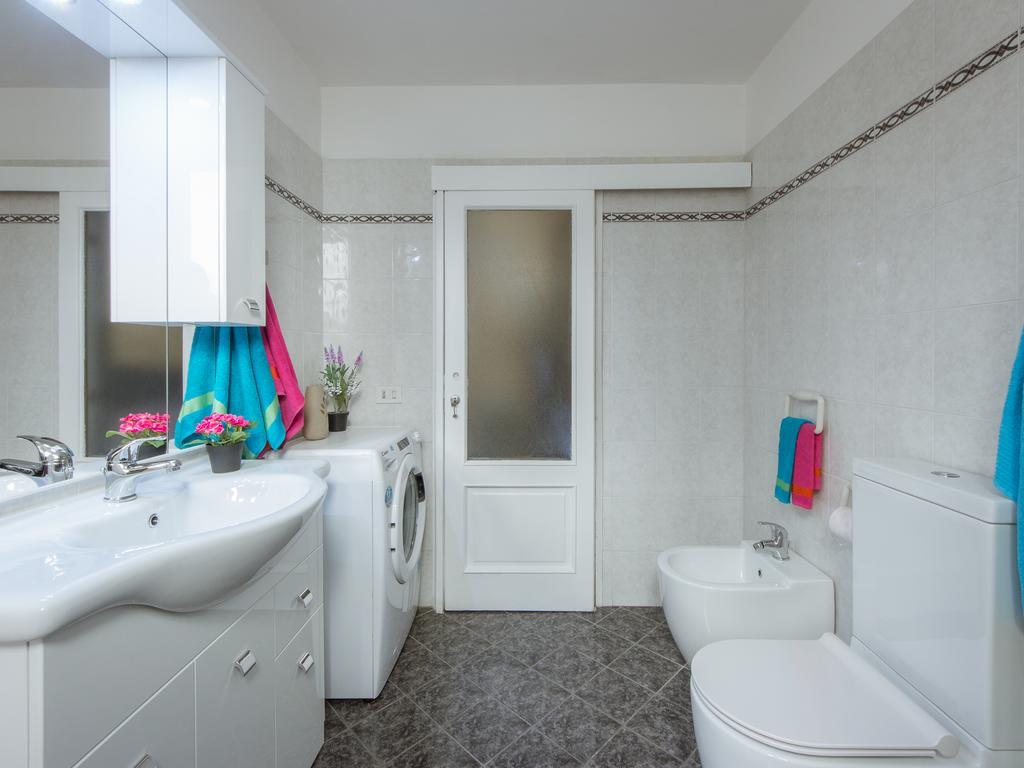 Stylisch Canacci 2 Bedroom Apartment ฟลอเรนซ์ ภายนอก รูปภาพ
